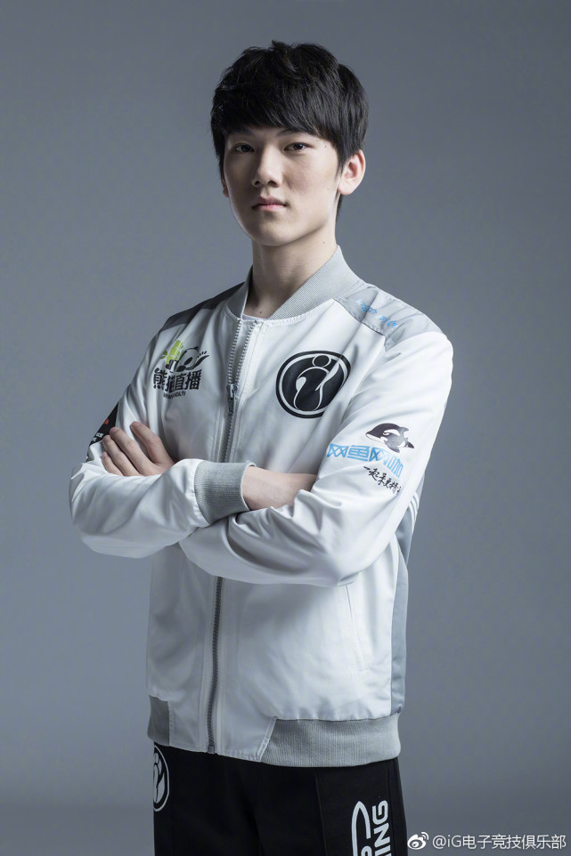 IG横扫100T，JackeyLove完成史诗逆转宿命之战小组赛，点燃全场激情