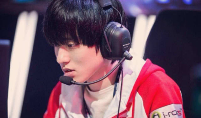 开云体育app-DFM横扫RNG，JackeyLove团战一打五峡谷大战八强赛，强势挺进下一轮的简单介绍