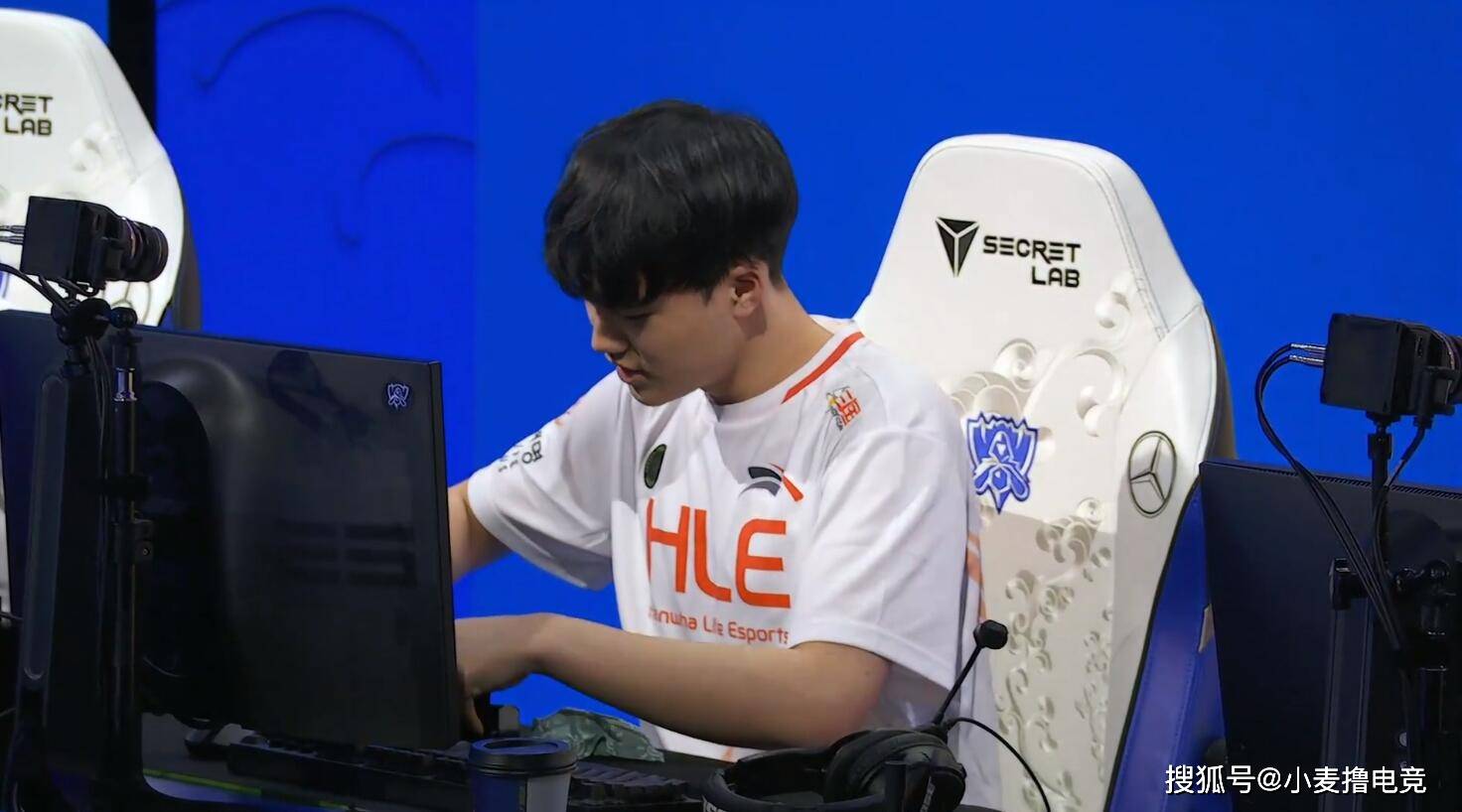 LGD轻取HLE,Knight打出惊人五杀强强对话入围赛,让粉丝疯狂欢呼 LGD轻取HLE,Knight打出惊人五杀强强对话入围赛,让粉丝疯狂欢呼