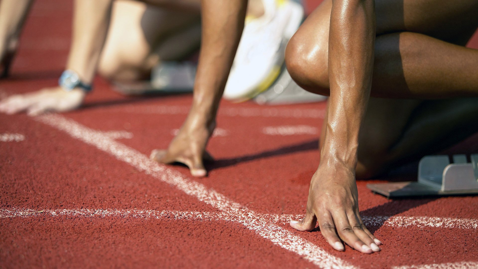 魔法、心跳与永不停歇的进攻，F1街道赛之夜，哈利伯顿持续制造杀伤